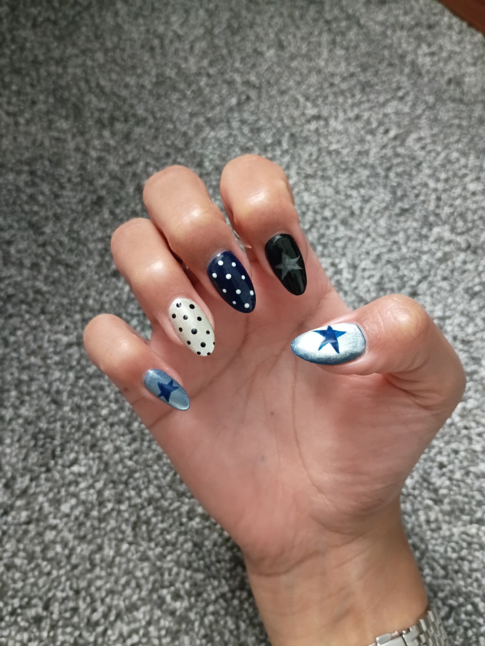 MQ Nails & Spa nail photo 3